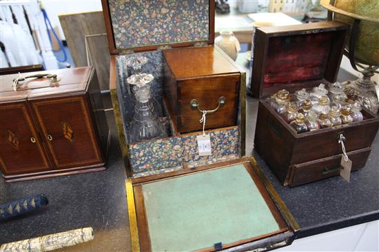 19th century mahogany decanter box, 13in.(-)